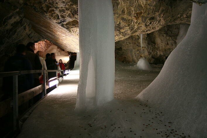Snežna Jama Cave
